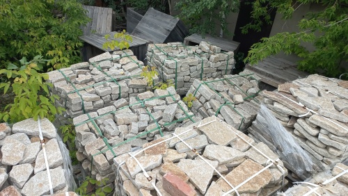 Плитняк гранитный галтованный купить в Троицке