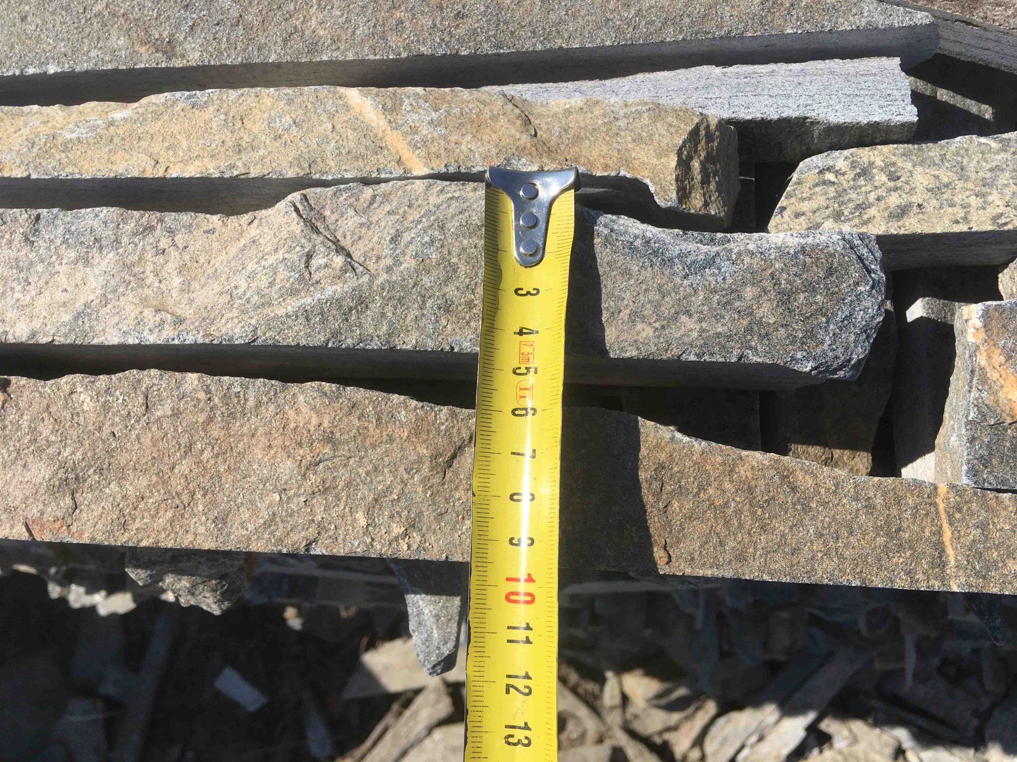 Горбушка златолит мультиколор для облицовки купить в Троицке