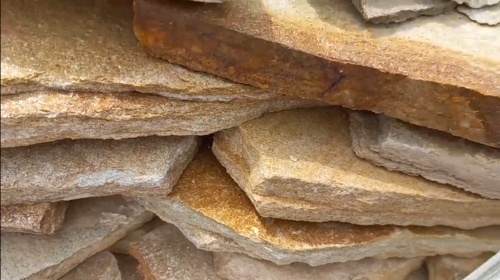 Плитняк златолит жёлтый золотистый для отмостки купить в Троицке