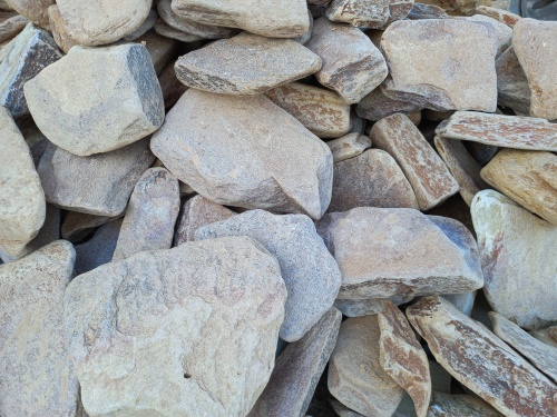 Златолит жёлтый, жёлто-зелёный глыбки и валуны для ланшафтного дизайна купить в Троицке