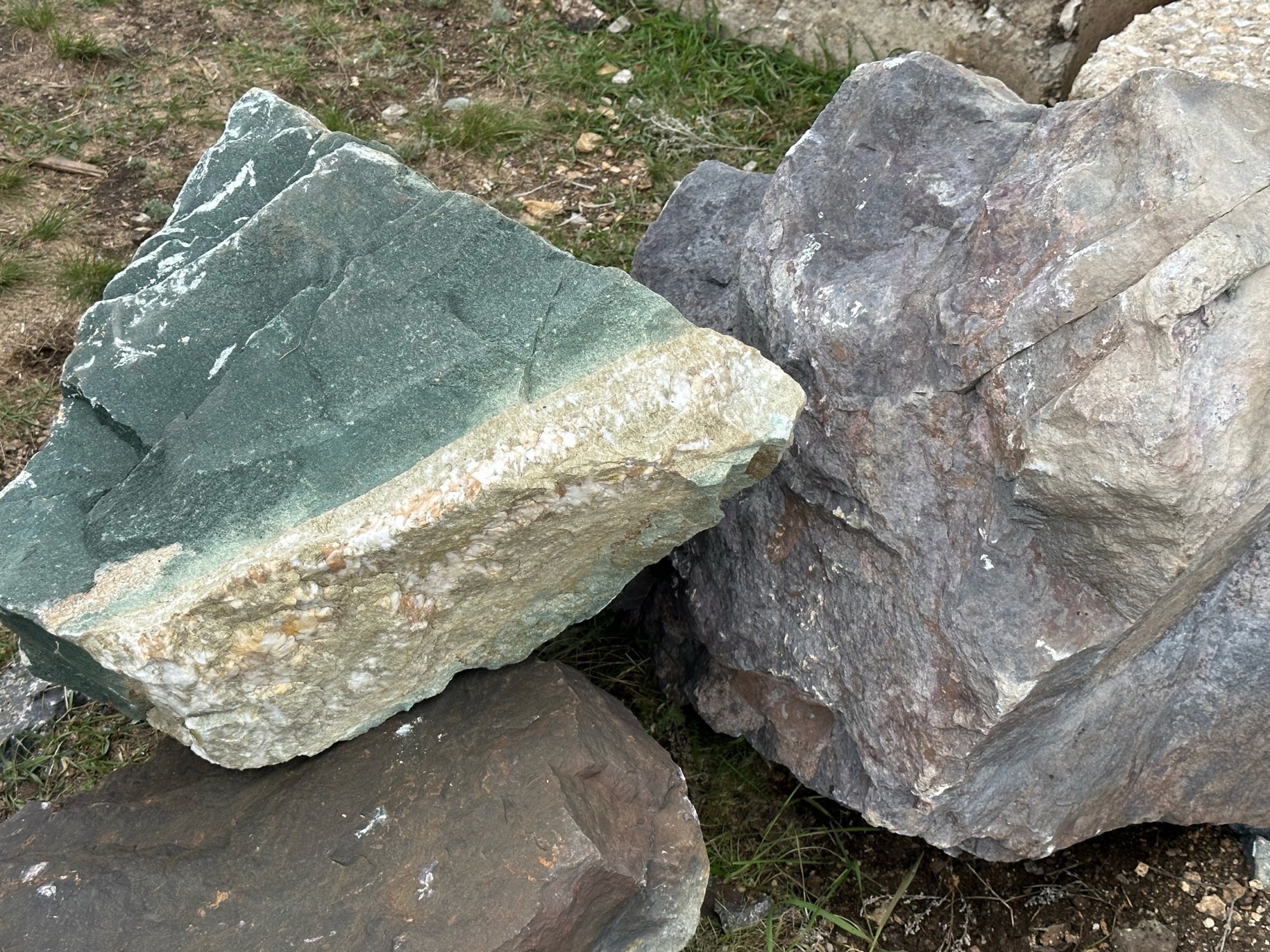 Камни для ландшафтного дизайна зелёные 10-60 килограмм купить в Троицке