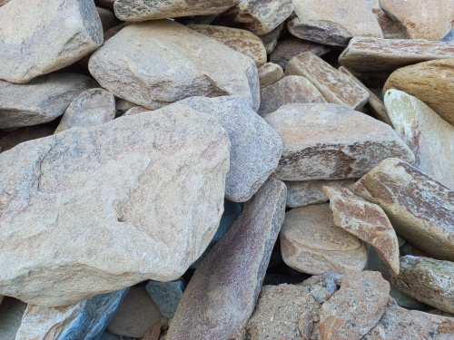 Златолит жёлтый, жёлто-зелёный глыбки и валуны для ланшафтного дизайна купить в Троицке