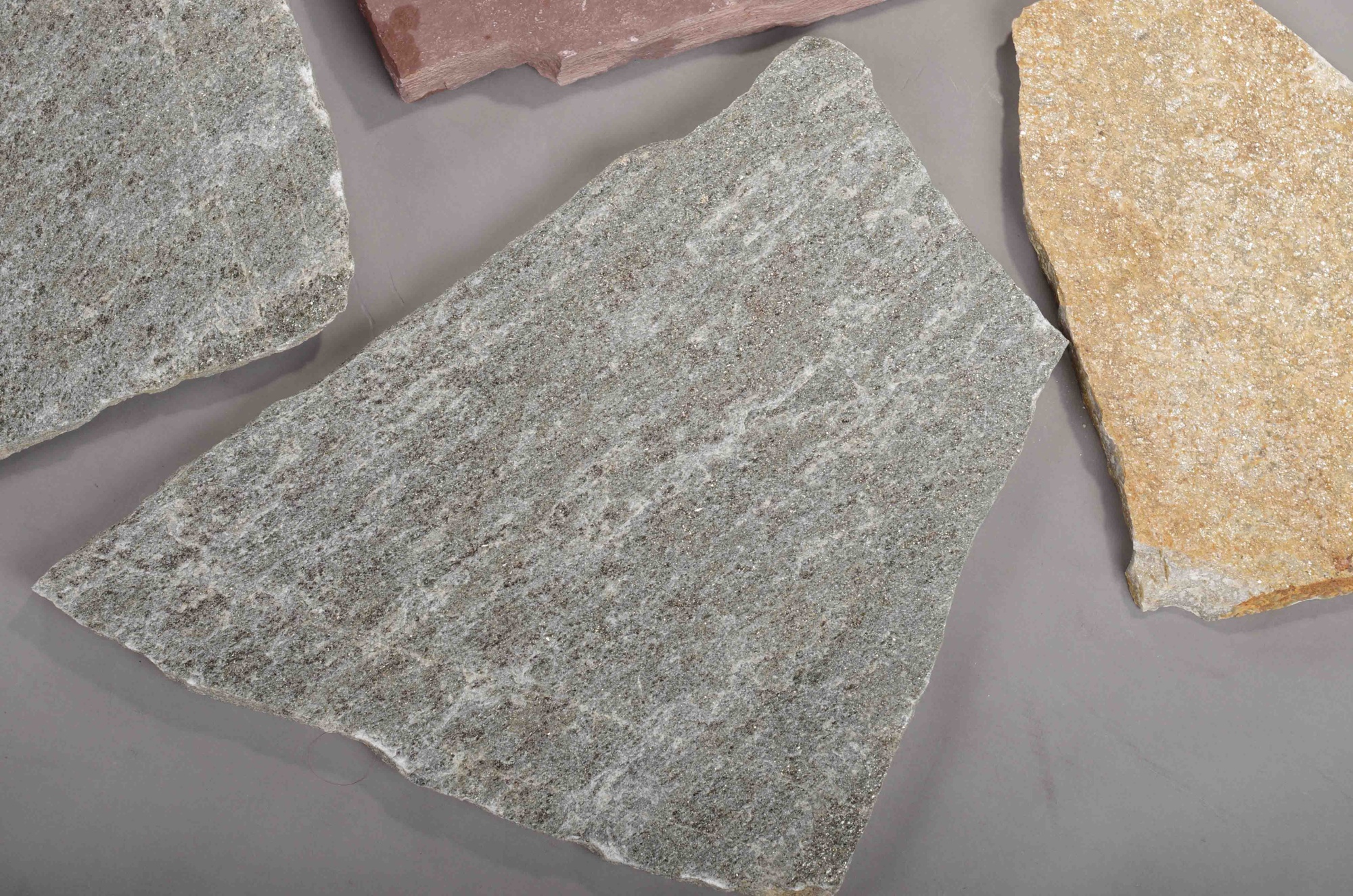 Плитняк златолит Уральский  для фасада купить в Троицке