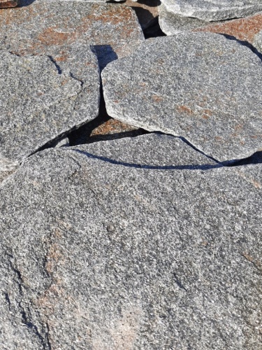 Златолит серебристый галтованный для лестниц купить в Троицке